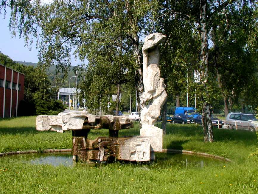 socha Jiřího Marka - Otvírání studánek před úpravnou